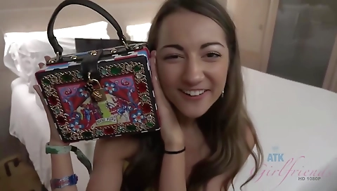 Hawt milf gets her face anded by esperanza