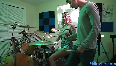 Hawt babe fucked by a dildo and squirt