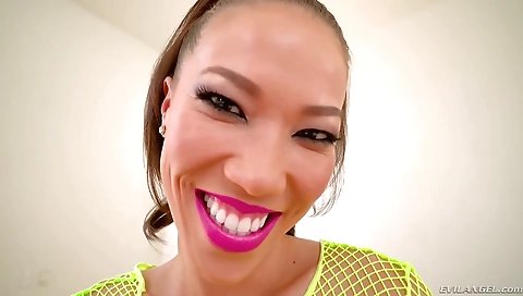 Mature woman has sex with a younger