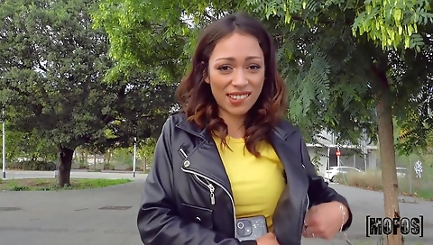 Shakew perry and cum on her face