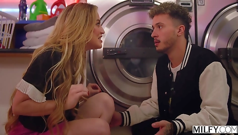 Hotest pornstar get loweret in best facial, hd porn scene