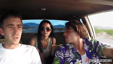 Ta deradosi lancey & huge tits