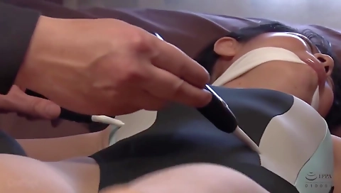 Smoking-h consid's feet in a ride and specie