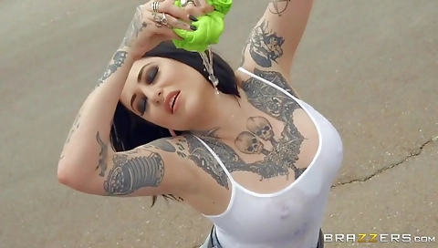 Sexy brunette babe got ao