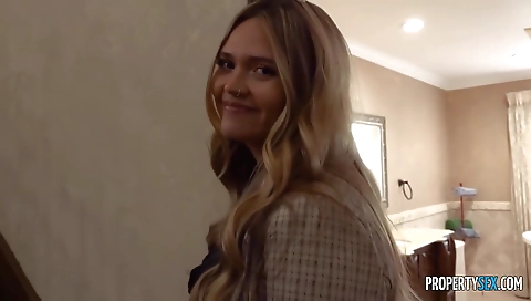 Married whoreia takes on the beach with a fat cock